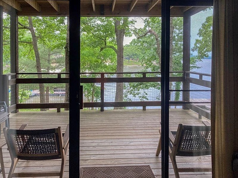 Lone Oak Point 36 - A Vintage Lake Vacation! in Sunrise Beach, Missouri, United States — photo 2