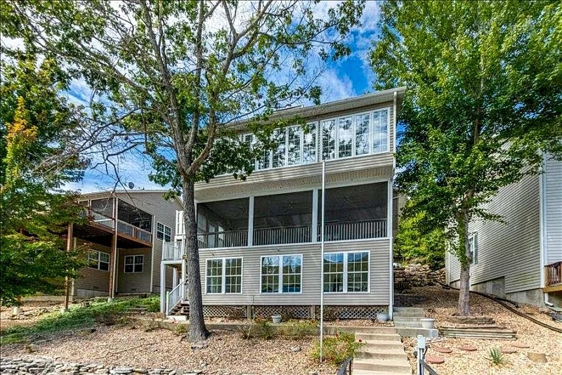 Valley Road a Five Bedroom Lake Front Home with Outstanding Kitchen! in Osage Beach, Missouri, United States — photo 2