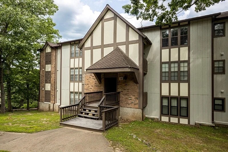 2nd Tier Water's Edge Condo 14-3A, Close to Pool! in Lake Ozark, Missouri, United States — photo 5