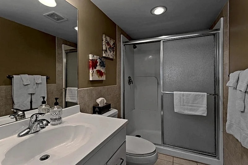 Knolls 0621 Cozy waterfront condo with great amenities! in Osage Beach, Missouri, United States — photo 2