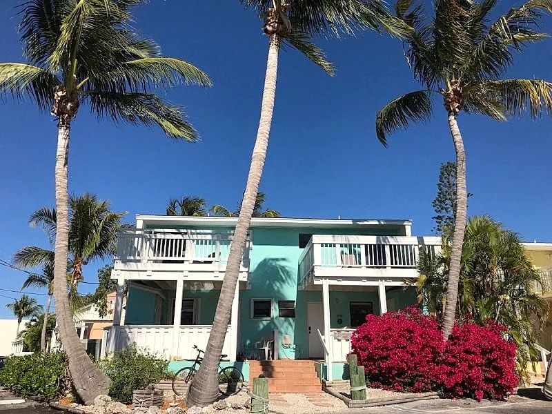 LICENSED MANAGER - MODERN 2/2 COCONUT PALM VILLA - OCEANFRONT BEACH RESORT! in Key Largo, Florida, United States — photo 5