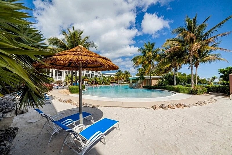 SPACIOUS 3/3.5 VILLA - INDOOR PICKLEBALL - MOST UPSCALE OCEANFRONT RESORT IN KL! in Key Largo, Florida, United States — photo 3