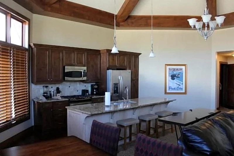 1 Bed 2 Bath Premier Plus Suite - NEW YEARS WK STILL AVAIL - SKI IN/SKI OUT in Park City, Utah, United States — photo 5