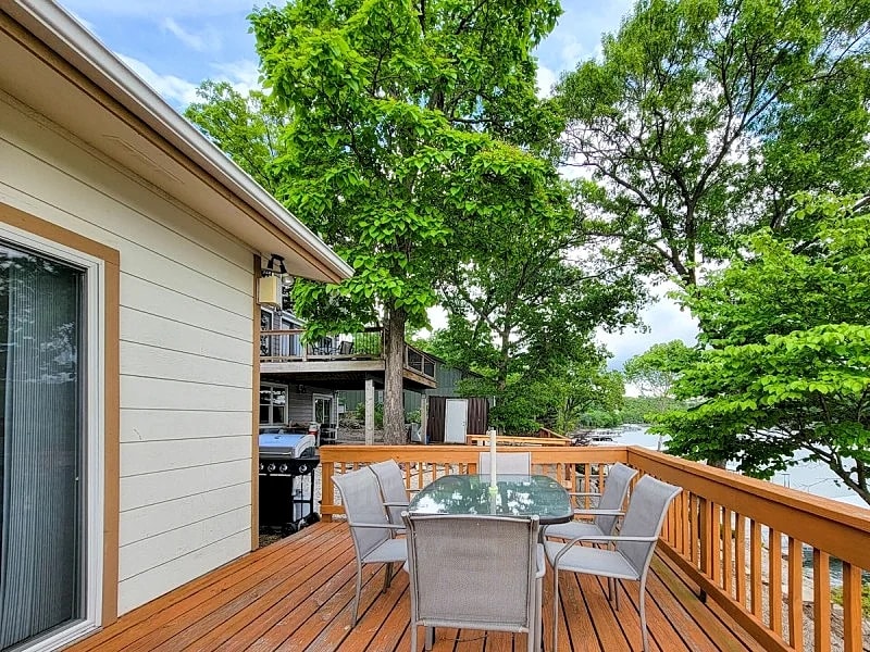 Sunset Retreat - A Classic Family Lakehouse in Osage Beach, Missouri, United States — photo 3