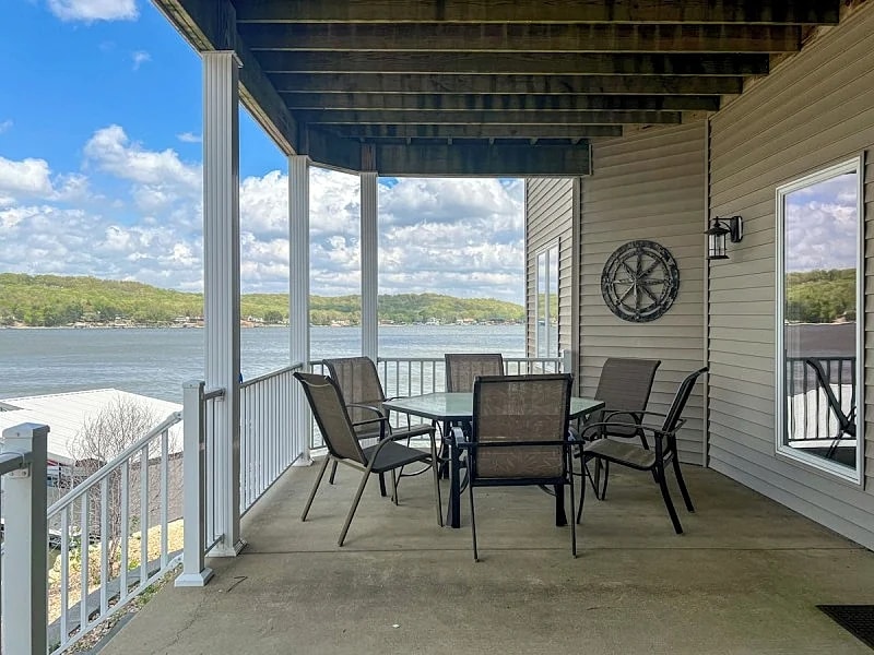 Arrowridge - A Beautiful Waterfront Home for the Whole Family! in Roach, Missouri, United States — photo 4