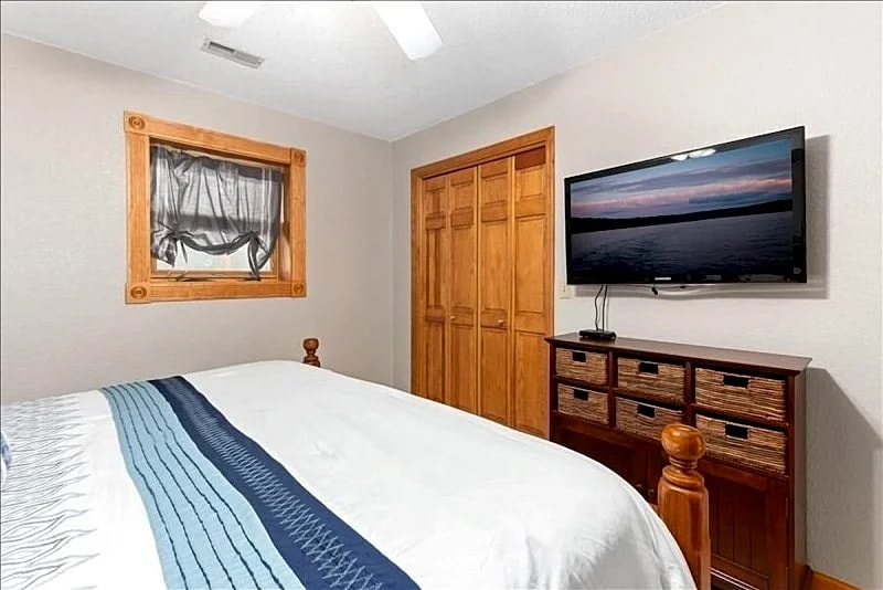 Casa Del Sol - Waterfront Home with Gorgeous Views! in Rocky Mount, Missouri, United States — photo 5