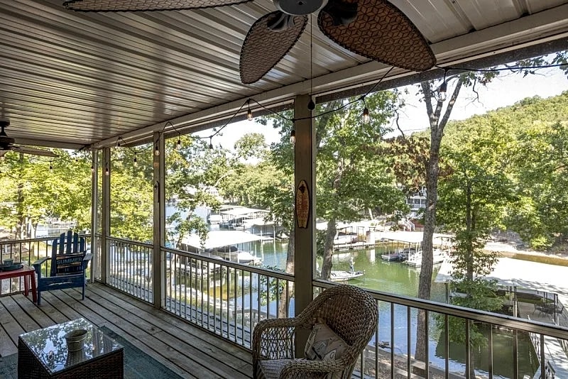 Wye Knot - Beautiful Lakefront Home: Private Dock, Swim Platform, End of Cove in Lake Ozark, Missouri, United States — photo 3