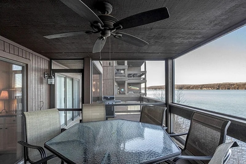 Knolls 0311 - Newly Updated Waterfront Condo! in Osage Beach, Missouri, United States — photo 2