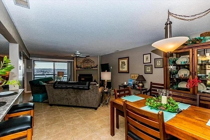 Knolls 1422 in Outstanding panoramic view of the lake's main channel! in Osage Beach, Missouri, United States — photo 2