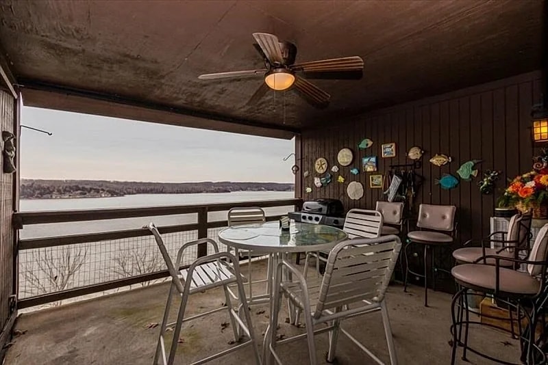 Knolls 1422 in Outstanding panoramic view of the lake's main channel! in Osage Beach, Missouri, United States — photo 4