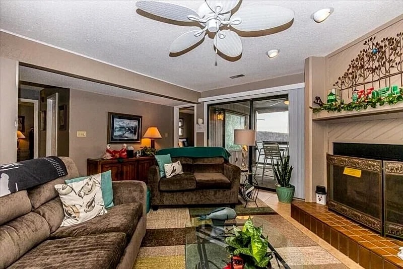Knolls 1422 in Outstanding panoramic view of the lake's main channel!