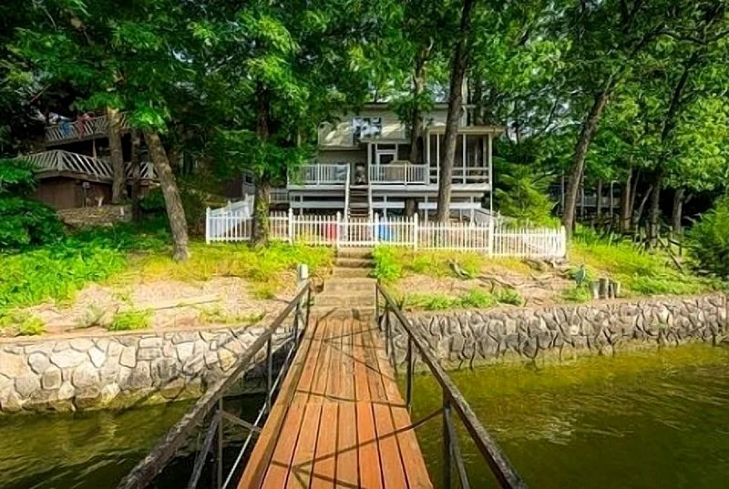 Runabout Drive-All the Comforts of Home in this 3 Bedroom Waterfront Home!
