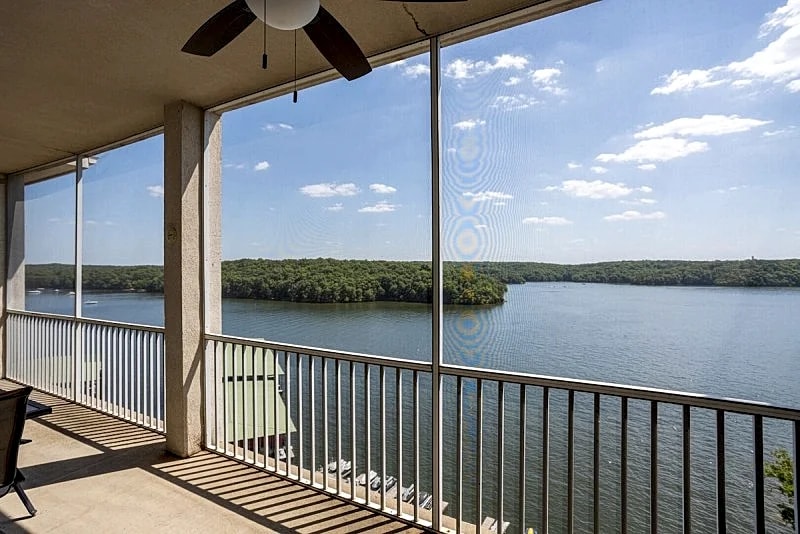 Towers 9110 - Beautiful Condo with 16x40ft Boat Slip! in Osage Beach, Missouri, United States — photo 3
