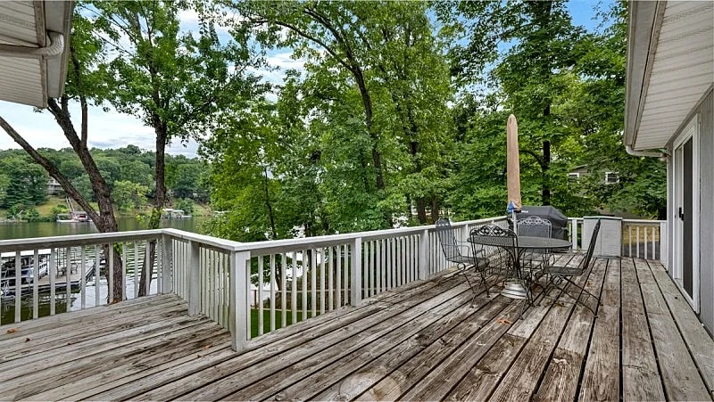 Lake House - Beautiful Waterfront Home with Fire Pit! in Sunrise Beach, Missouri, United States — photo 3