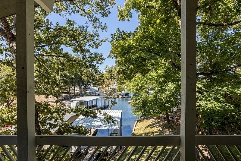 Lakeside Landing - Updated Waterfront Home! in Osage Beach, Missouri, United States — photo 4