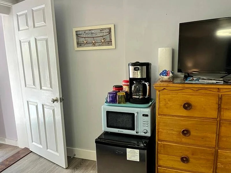 The Shatzy Suite at The Dune Shack in Provincetown, Massachusetts, United States — photo 4