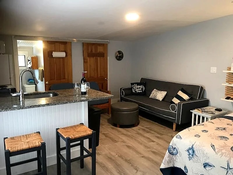 Ooh La La! Frenchie's Studio Apartment at the Conwell Dune Shack in Provincetown, Massachusetts, United States — photo 4