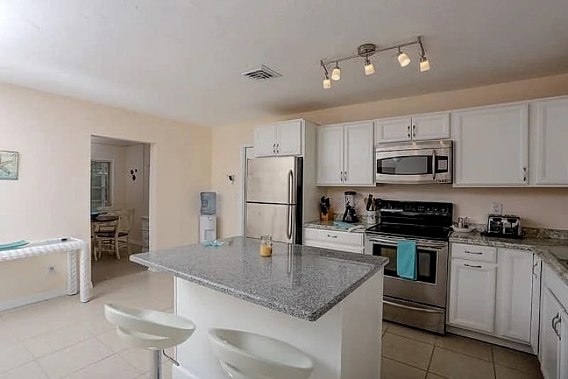 Polaris Venice Pool Villa with Bikes Kayaks & fun! in Venice, Florida, United States — photo 5