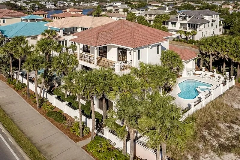 Watch Dolphins Swim By! <50 Steps to Beach! Fleur-De-Lis