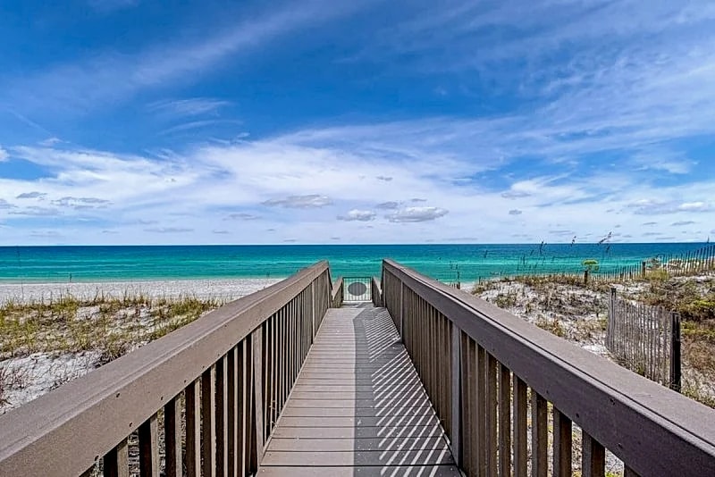Beach Front Jewel (FORMALLY "THE MAGNIFICAT") - Miramar Beach in Destin, Florida, United States — photo 4