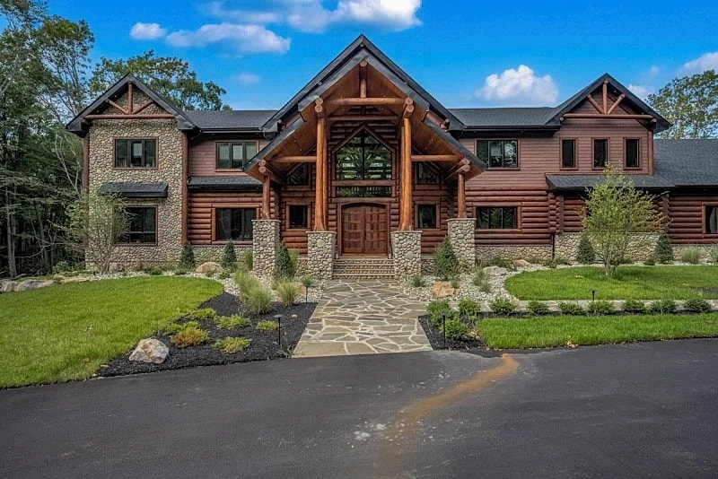"Grand Lodge" Majestic 9,800 sq ft, 10-Bed, 6-Bath, Indoor Pool, Game Room, Whole House Sound System in Lake Harmony, Pennsylvania, United States — photo 2