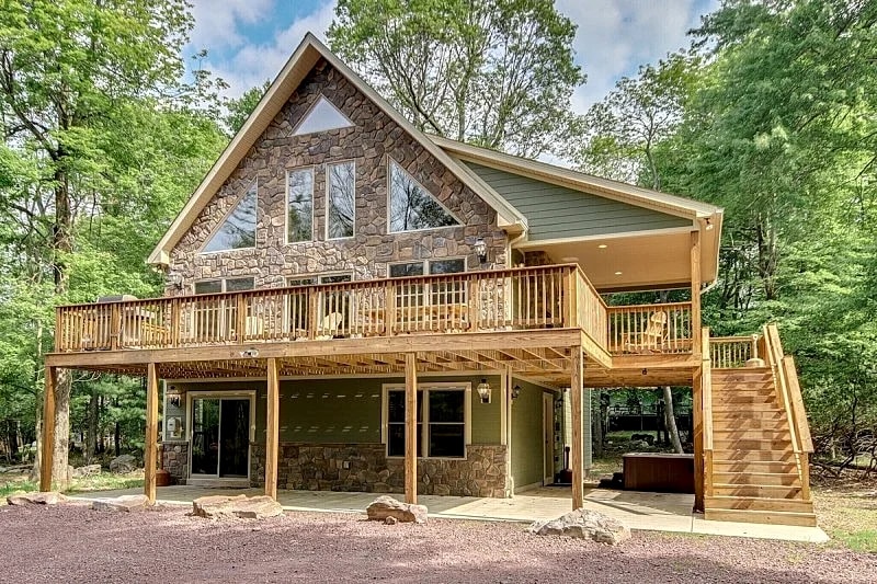 Gobblers Knoll" Lake/ Beach Access, Fire Pit, Hot Tub, Gas Fireplace, Pool Table, Arcade Game