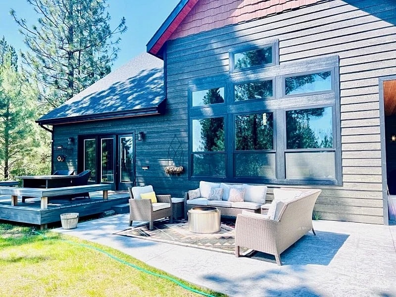 Camp 95 - New - Stunning Mountain Home - 4.5 Acres - Views - Hot Tub - Pet friendly - Private in Cascade, Idaho, United States — photo 5