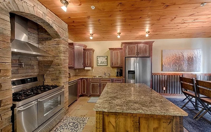 TimberCrest Downtown Lakeview Condo South - Lakeview Balcony - A/C - Downtown