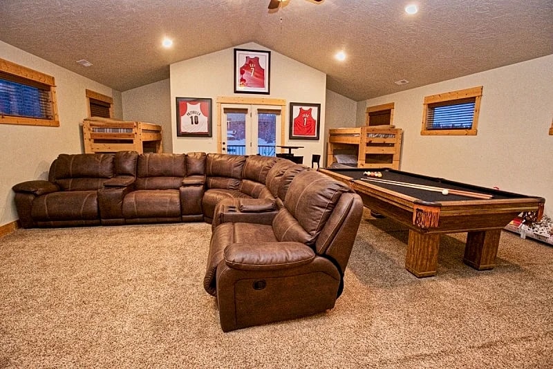 Elk Ridge: Hot Tub, Pet Friendly, Pool Table, and Gas Fireplace in McCall, Idaho, United States — photo 5