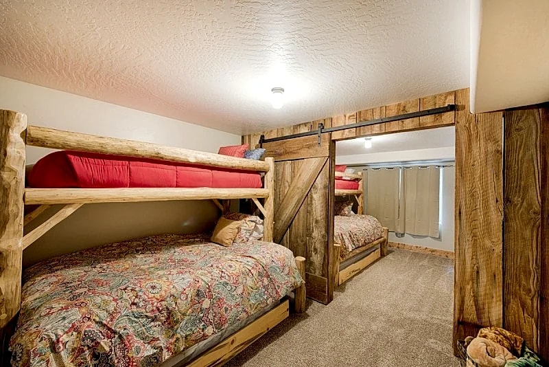 Broken Ridge Ranch-sleeps 34 - Hot Tub - Game Room - AC - Kids Play Area in McCall, Idaho, United States — photo 5