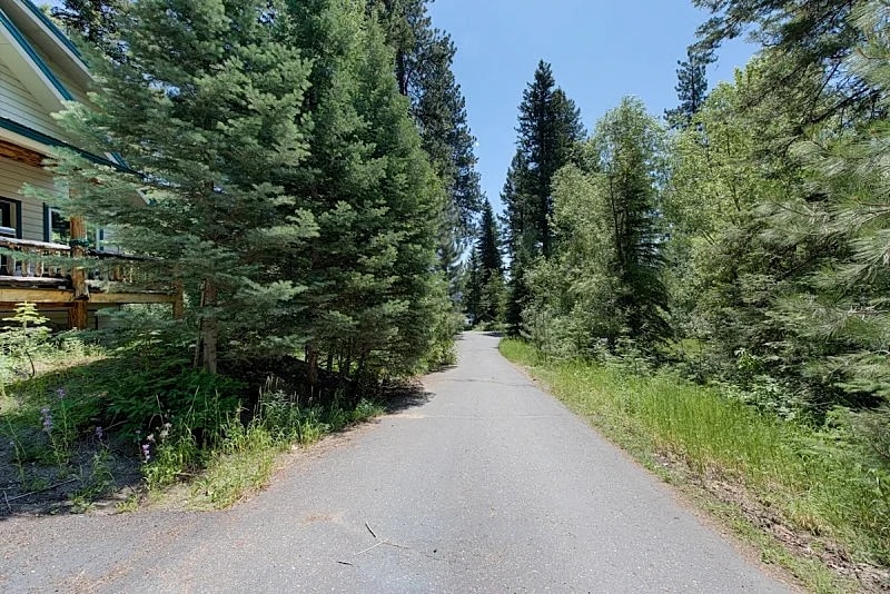 Sharlies Nest - Second Tier Lake Home - Neighborhood Private Shoreline Access in McCall, Idaho, United States — photo 3