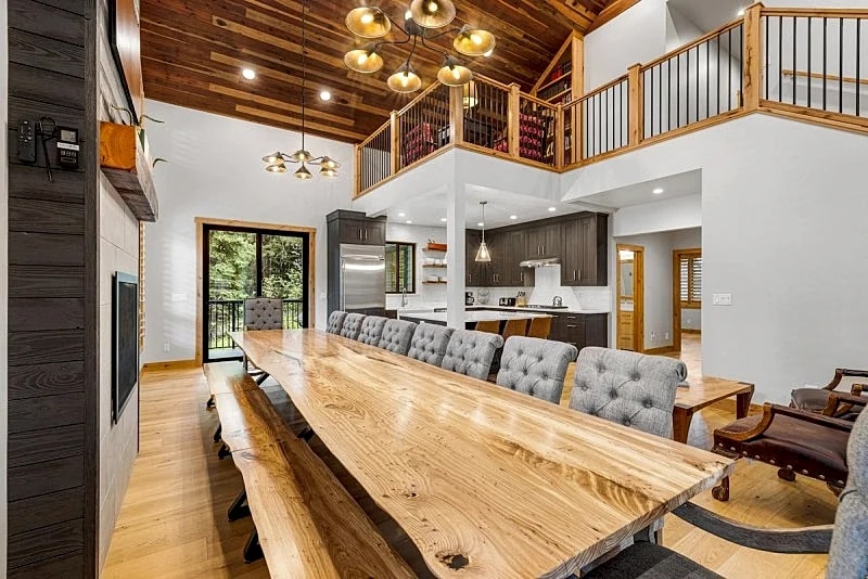 Lodge at Alexander - 8 bd - Hot tub - GameRm - AC - Trailer parking - Fireplace - Fire pit