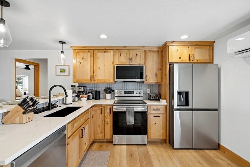 New! Brand new Downtown Loft 203 - Lake views, half block from lake, restaurants, and shopping in McCall, Idaho, United States — photo 5