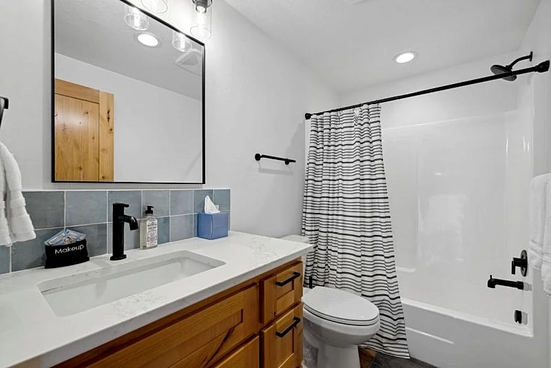 New! Brand new Downtown Loft 203 - Lake views, half block from lake, restaurants, and shopping in McCall, Idaho, United States — photo 4