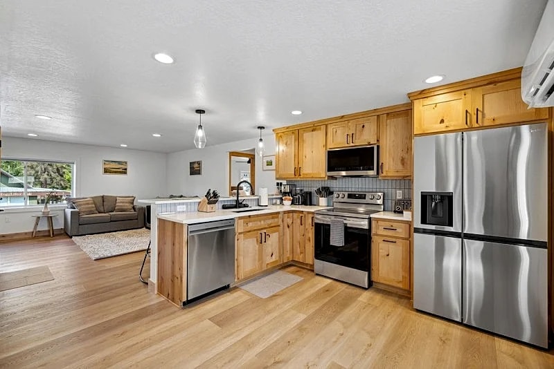 New! Brand new Downtown Loft 203 - Lake views, half block from lake, restaurants, and shopping