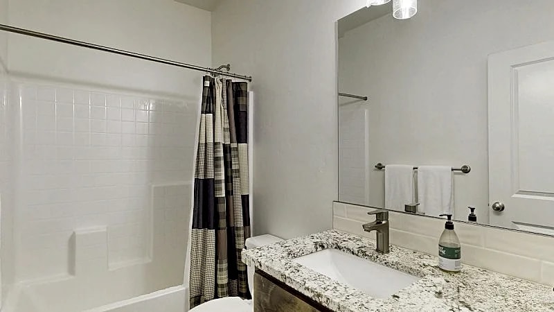 New! Weekend Locals - Garage - WiFi - Deck - Townhome - AC in McCall, Idaho, United States — photo 4