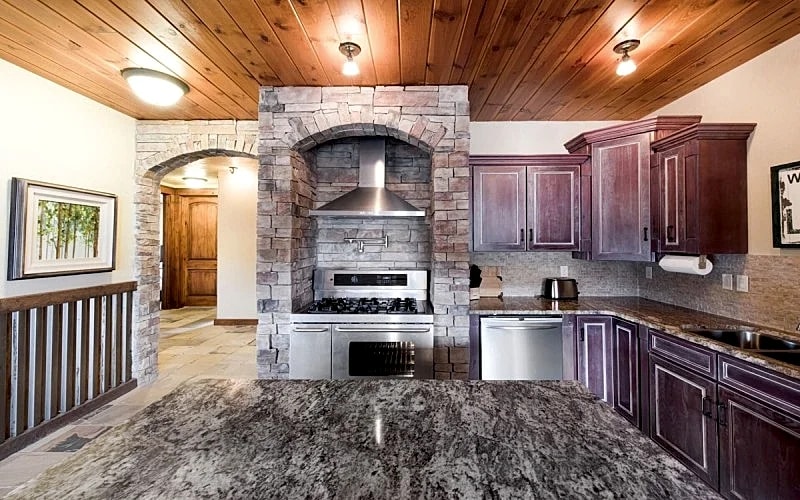 TimberCrest Downtown Lakeview Condo South - Lakeview Balcony - A/C - Downtown in McCall, Idaho, United States — photo 5