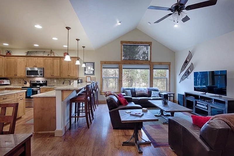 TJ's Mountain Haus: Hot Tub, Air Conditioning, Pet Friendly in McCall, Idaho, United States — photo 4