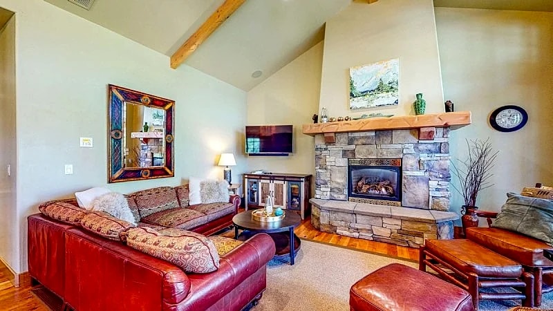 Lakeview Oasis - AC - Payette Lake Views - Hot tub - Marina - Downtown - Garage - Fireplace in McCall, Idaho, United States — photo 4