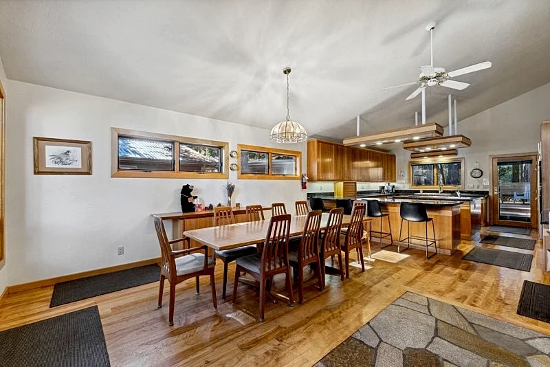 New! Birch Fairway House - On golf course - Hot tub - Garage - Family friendly in McCall, Idaho, United States — photo 5