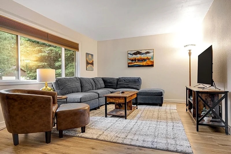 Baycolt McCall - Pet friendly - Near downtown and golf course - Game room - Fenced yard in McCall, Idaho, United States — photo 5
