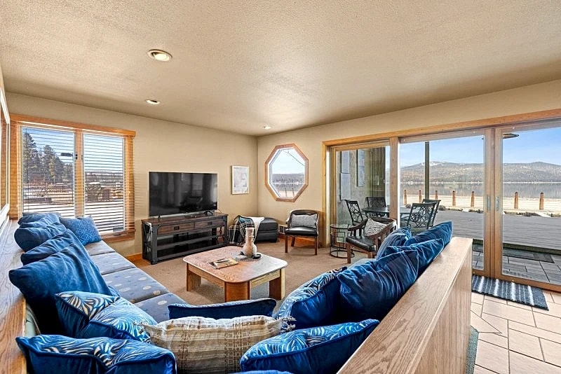 New! Beach Cruzen - Crystal Beach - Lakefront - Beach - Seasonal Pool
