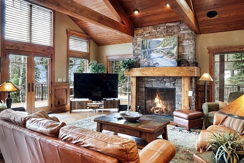 King's Estate - Custom Tamarack Resort - Ski in/out, hot tub, sauna, game rm, walk to village in Donnelly, Idaho, United States — photo 2