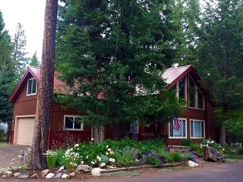 Longhorn Hideaway: Pet Friendly, Hot tub, Near Ponderosa Park, Quiet Wooded Neighborhood in McCall, Idaho, United States — photo 4