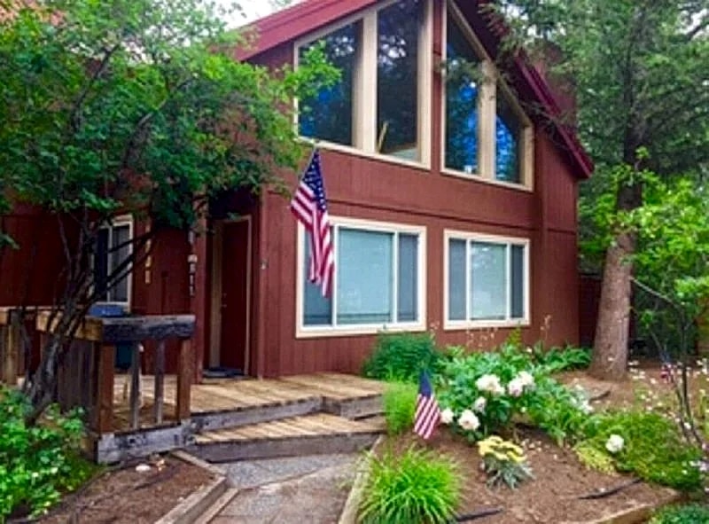 Longhorn Hideaway: Pet Friendly, Hot tub, Near Ponderosa Park, Quiet Wooded Neighborhood in McCall, Idaho, United States — photo 3