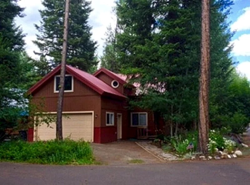 Longhorn Hideaway: Pet Friendly, Hot tub, Near Ponderosa Park, Quiet Wooded Neighborhood in McCall, Idaho, United States — photo 2