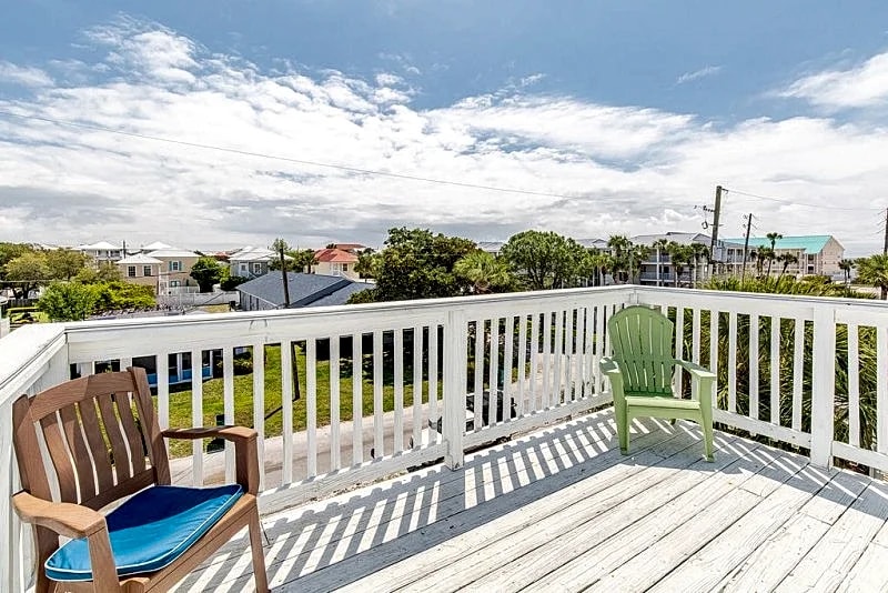 Your Beach House Just 1 Minute Walk To The Beach! Private Heated Pool & Yard in Destin, Florida, United States — photo 3