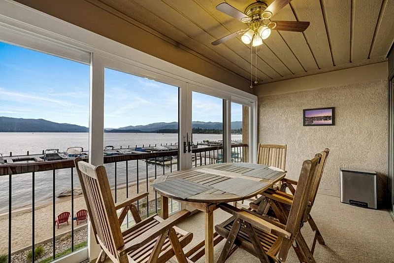 New* Lake Time - Crystal Beach - Lakefront - Beach - Seasonal Pool in McCall, Idaho, United States — photo 3