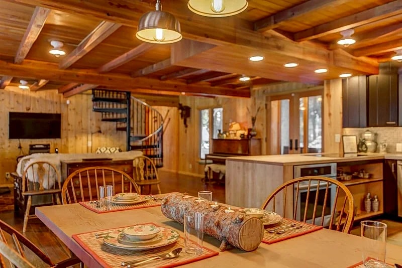 The Back Cabin - Payette lake access - Quiet - Cozy - Wooded setting in McCall, Idaho, United States — photo 2