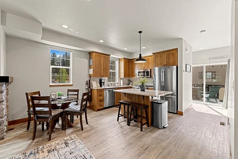New! Silverpine Getaway - downtown McCall - walk to lake - garage - 1 pet ok in McCall, Idaho, United States — photo 5